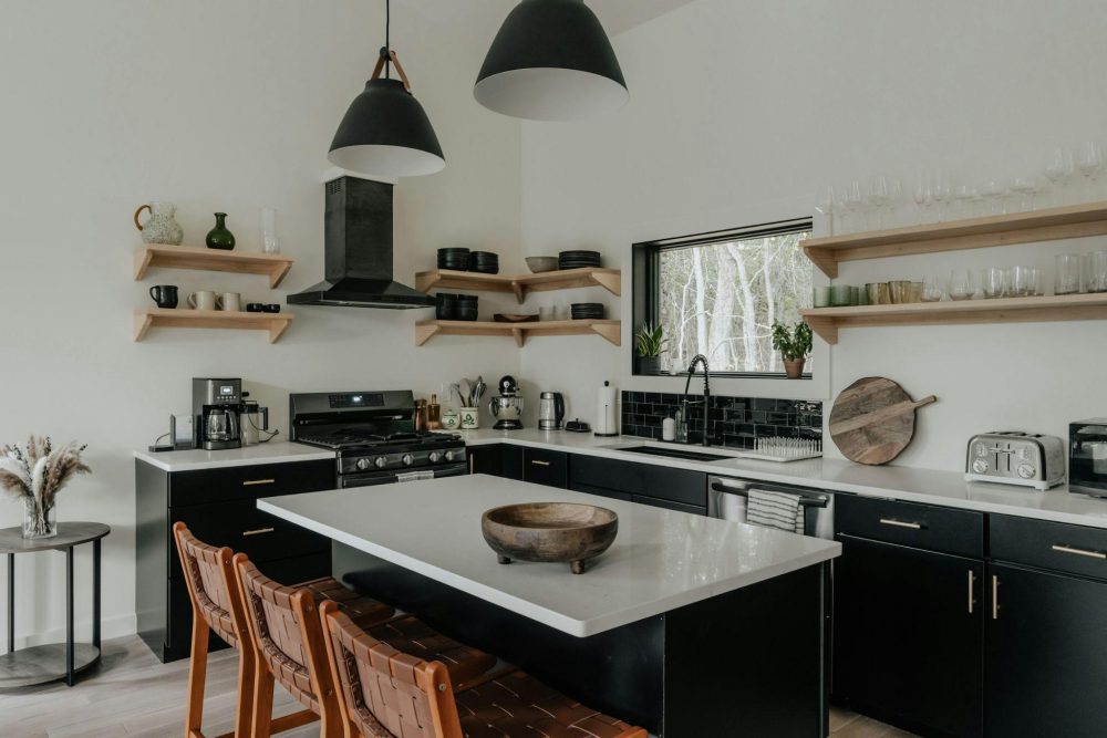 Commercial Kitchen vs. Home Kitchen: How to Design