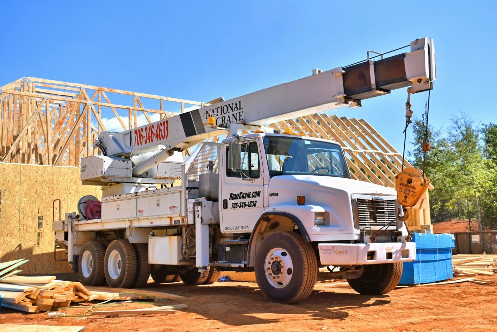 Common Industries That Rely on Franna Cranes and Why