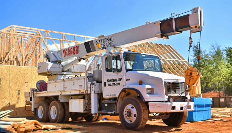 Common Industries That Rely on Franna Cranes and Why